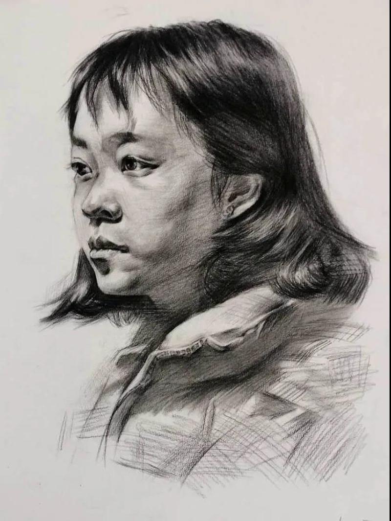 李欣羽 女 16岁 素描.jpg